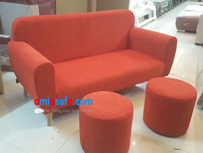 Hình ảnh mẫu sofa nhỏ mini dạng văng nỉ đẹp màu đỏ